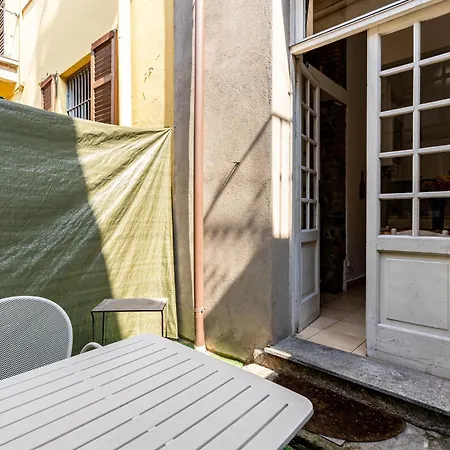 Downtown & Station - Self Check-in & Remote Access Apartment